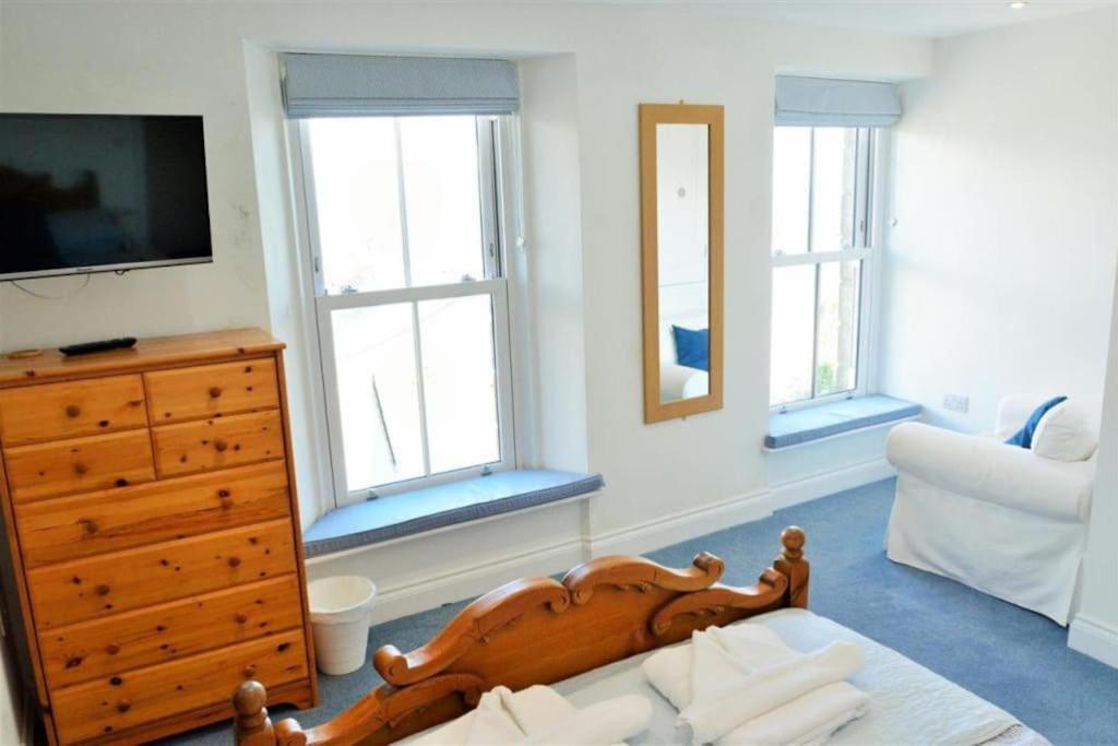 Fabulous 2 Bed Cottage - Outstanding Sea Views Мевагиси Екстериор снимка