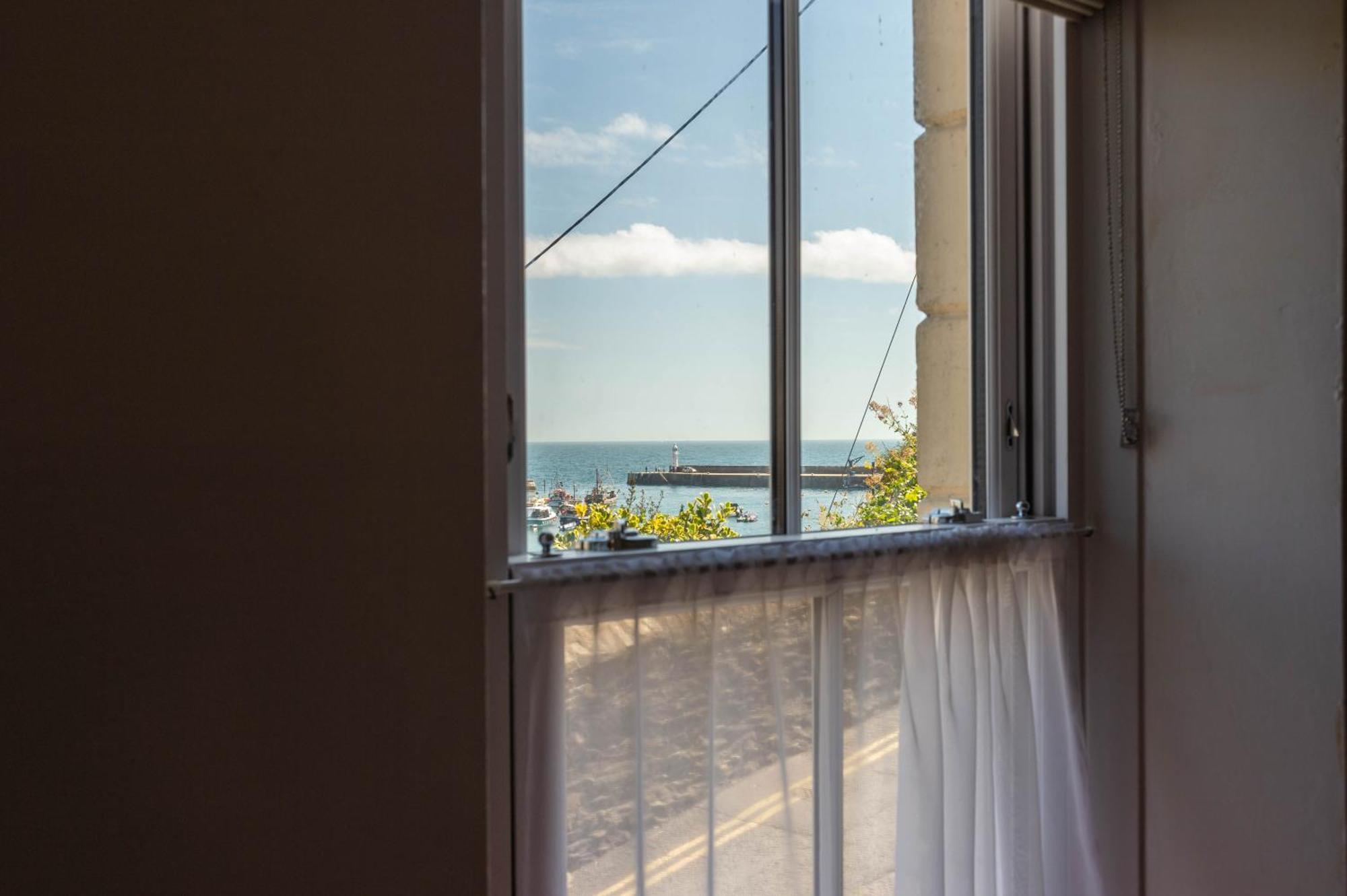 Fabulous 2 Bed Cottage - Outstanding Sea Views Мевагиси Екстериор снимка